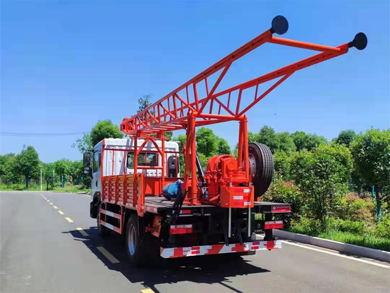 東風(fēng)多利卡玉柴汽車(chē)鉆機