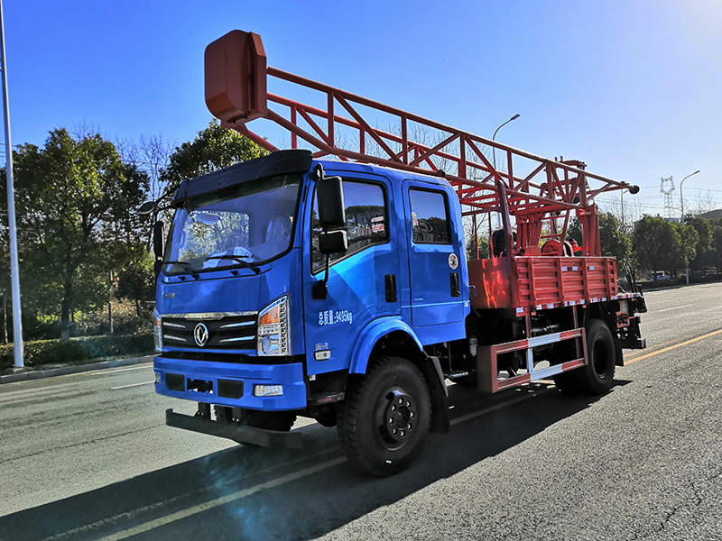 東風(fēng)華神雙排5型汽車(chē)鉆機