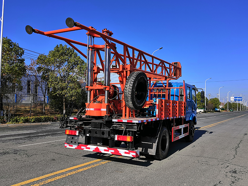 東風(fēng)華神雙排5型汽車(chē)鉆機