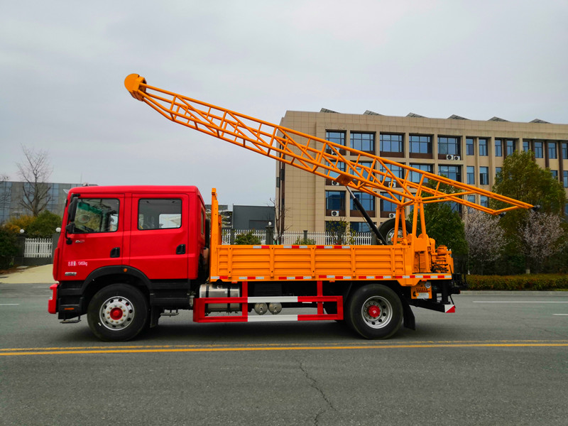 東風(fēng)多利卡雙排3型汽車(chē)鉆機